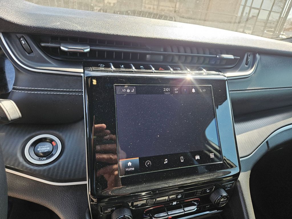 Thumbnail: 2024 Jeep Grand Cherokee L - 21