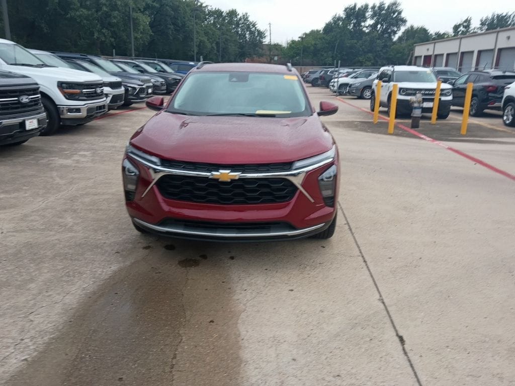 Thumbnail: 2025 Chevrolet Trax - 5