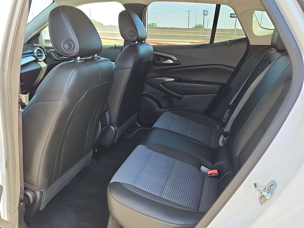 Thumbnail: 2025 Chevrolet Trax - 28