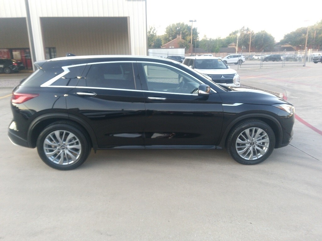 2024 Infiniti QX50 Luxe photo 3