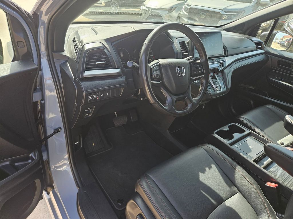 Thumbnail: 2025 Honda Odyssey - 13
