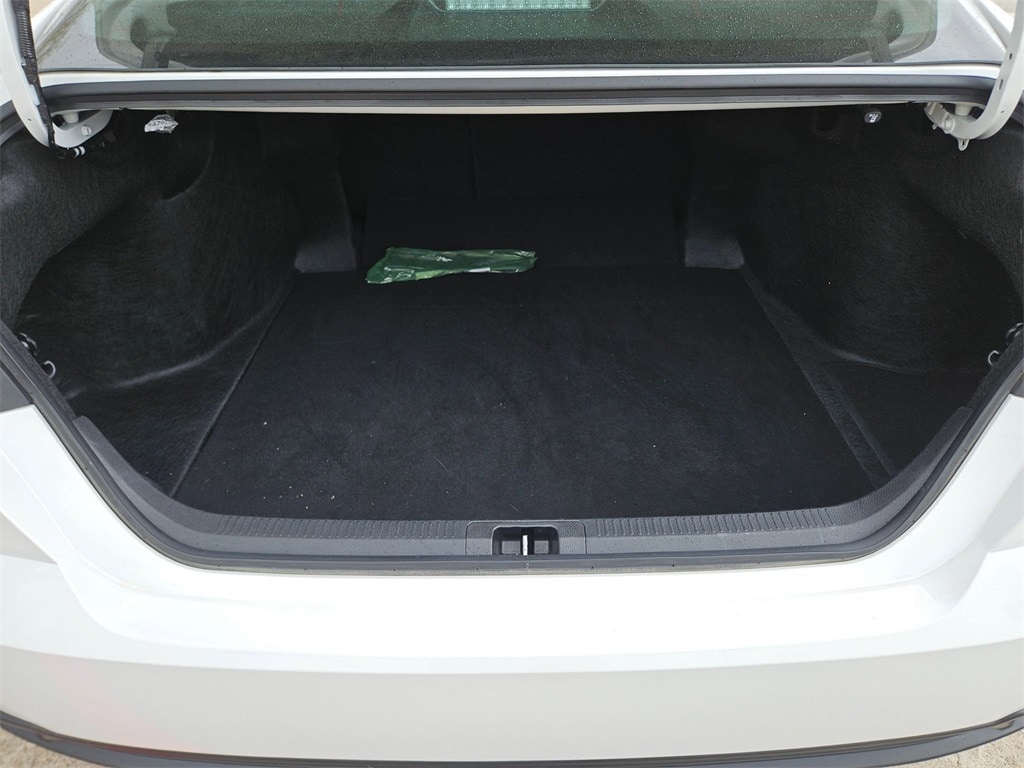 Thumbnail: 2025 Toyota Camry - 24