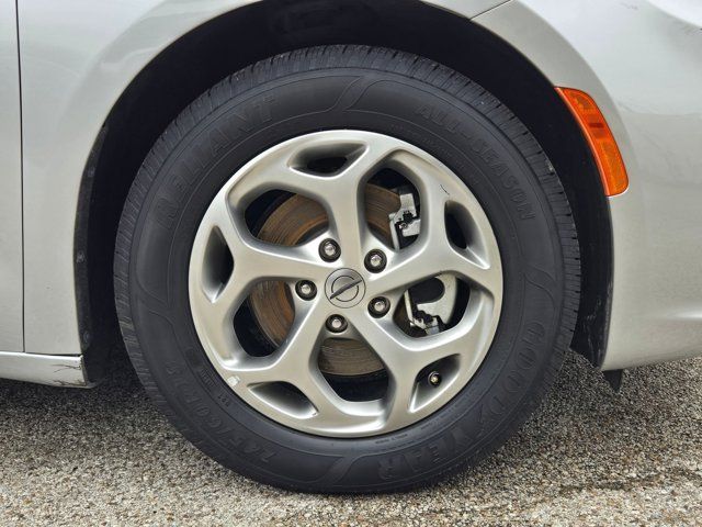 Thumbnail: 2024 Chrysler Pacifica - 33