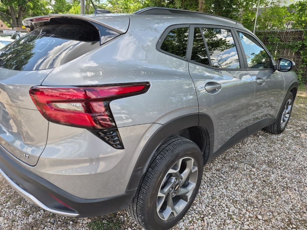 Thumbnail: 2025 Chevrolet Trax - 3