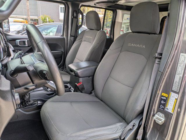 2023 Jeep Wrangler 4-Door Sahara - Photo 23