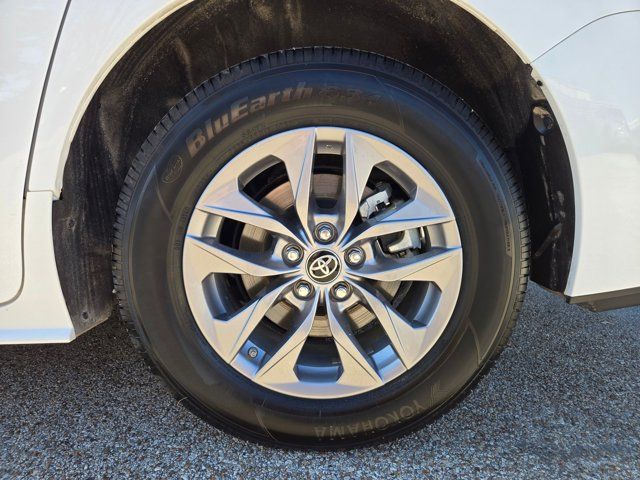 Thumbnail: 2025 Toyota Sienna - 32