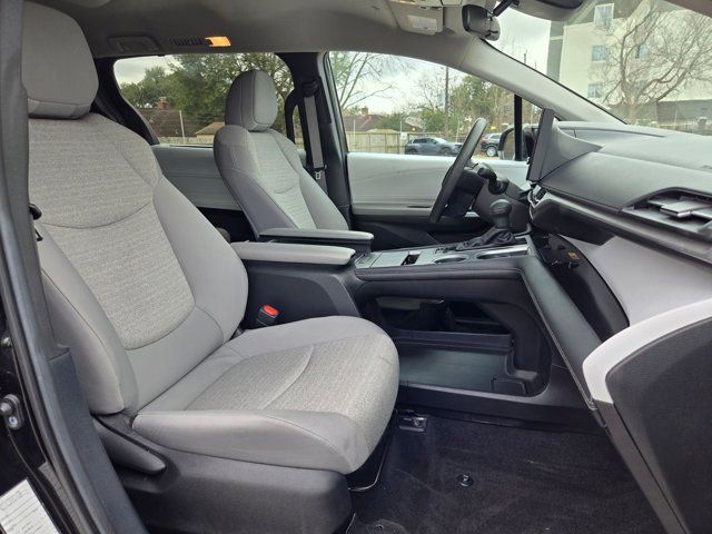 Thumbnail: 2025 Toyota Sienna - 29