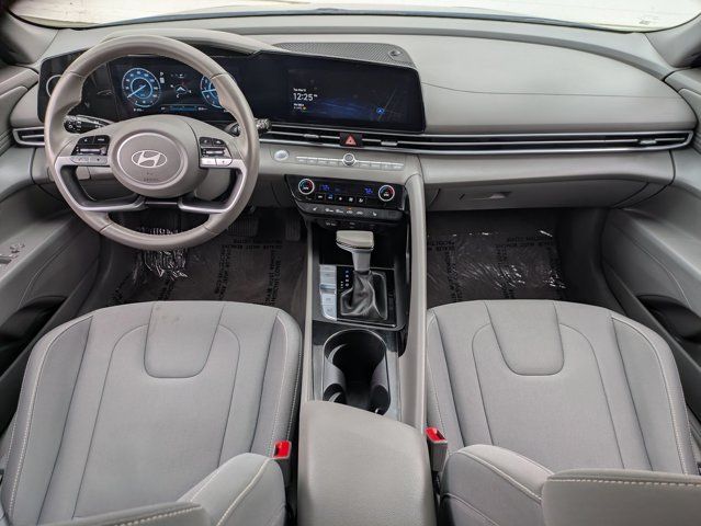 Thumbnail: 2025 Hyundai Elantra - 25