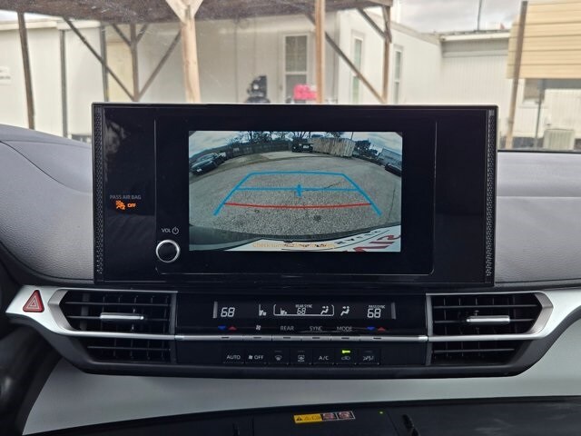 Thumbnail: 2025 Toyota Sienna - 16