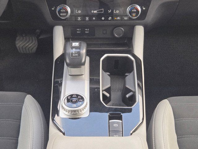 Thumbnail: 2025 Mitsubishi Outlander - 17