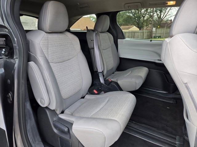 Thumbnail: 2025 Toyota Sienna - 25