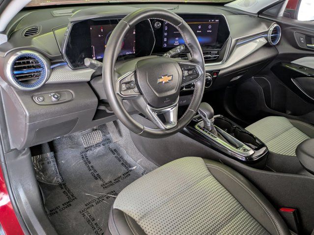 Thumbnail: 2025 Chevrolet Trax - 14