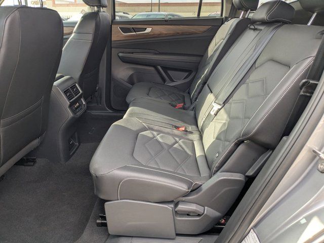 2025 Volkswagen Atlas SE w/Tech - Photo 25