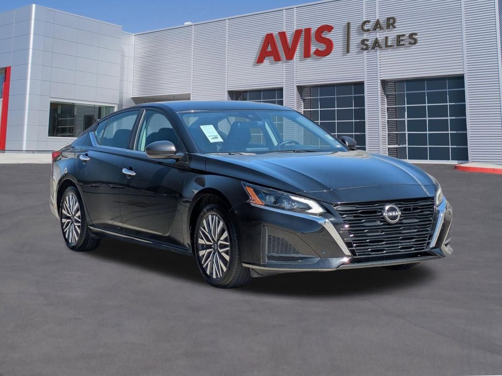 Thumbnail: 2025 Nissan Altima - 3