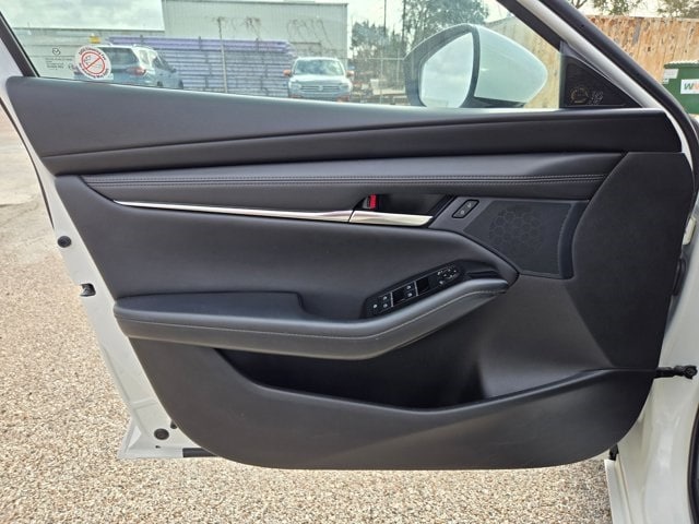 Thumbnail: 2025 Mazda Mazda3 - 13