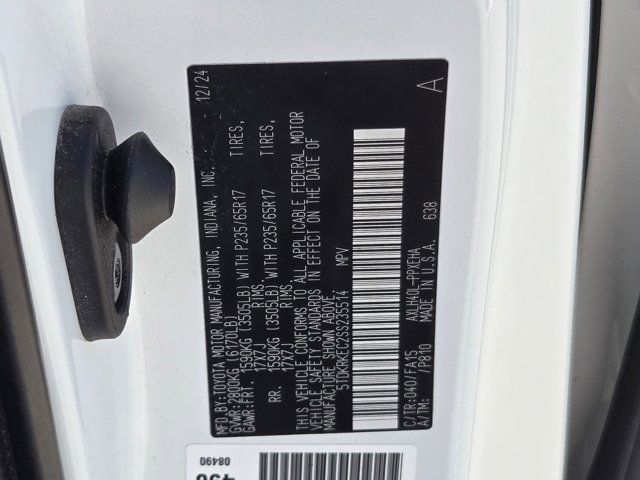 Thumbnail: 2025 Toyota Sienna - 33