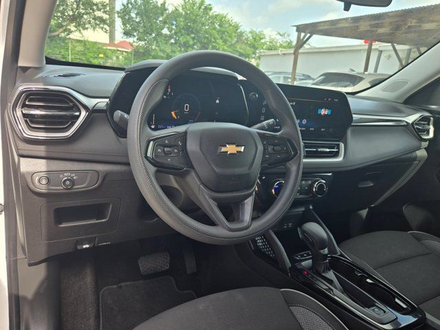 Thumbnail: 2025 Chevrolet TrailBlazer - 15