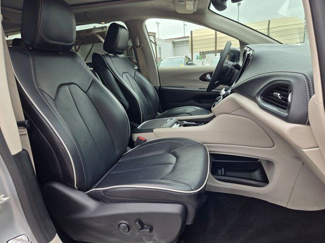 Thumbnail: 2024 Chrysler Pacifica - 30