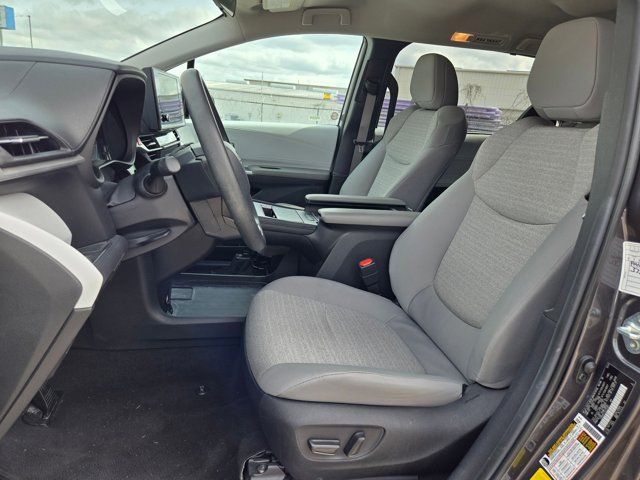 Thumbnail: 2025 Toyota Sienna - 21