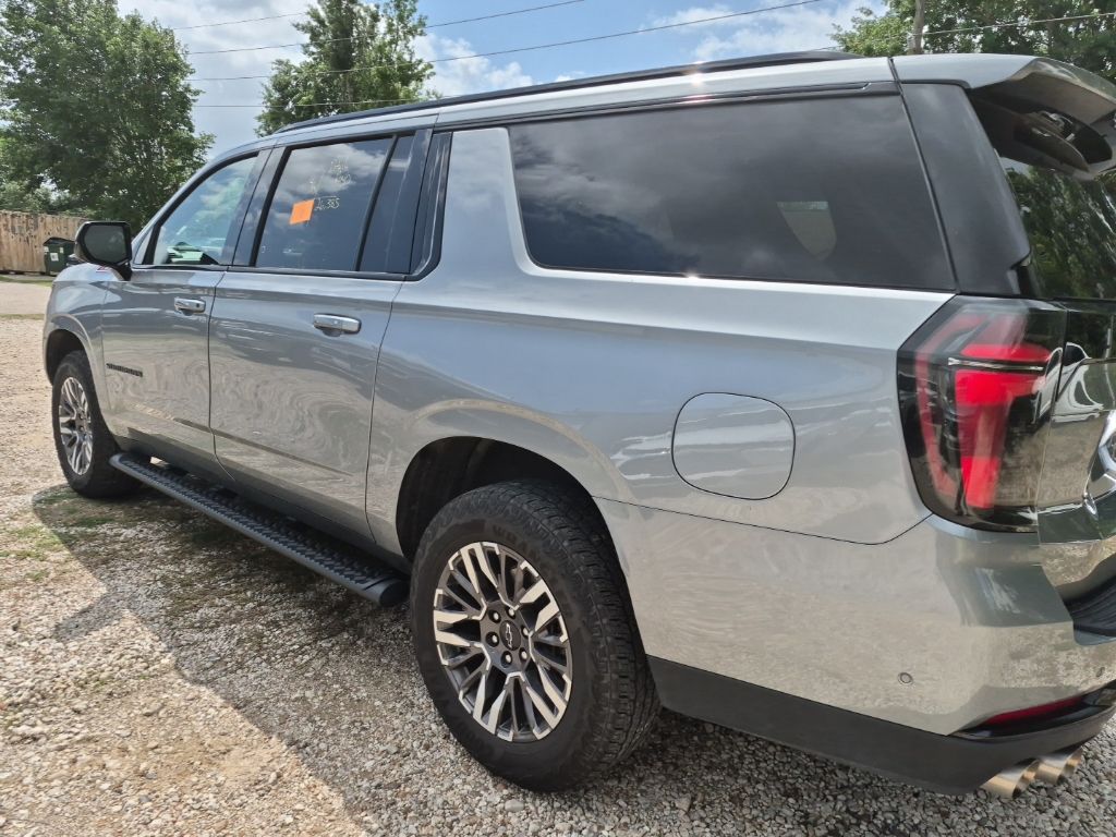 Thumbnail: 2025 Chevrolet Suburban - 2