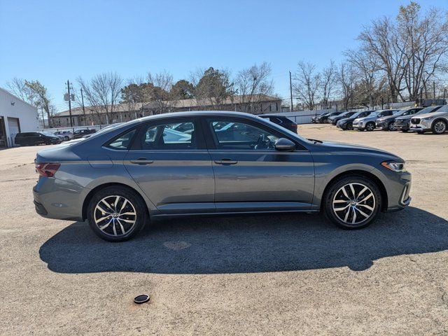 Thumbnail: 2025 Volkswagen Jetta - 4