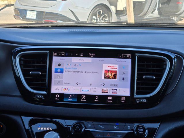 Thumbnail: 2025 Chrysler Pacifica - 18