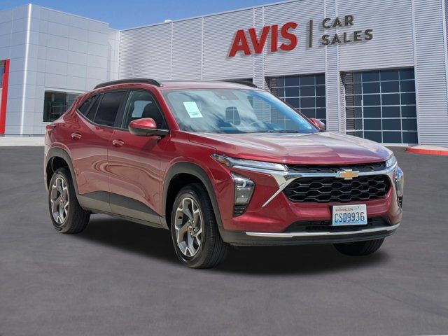 Thumbnail: 2025 Chevrolet Trax - 3
