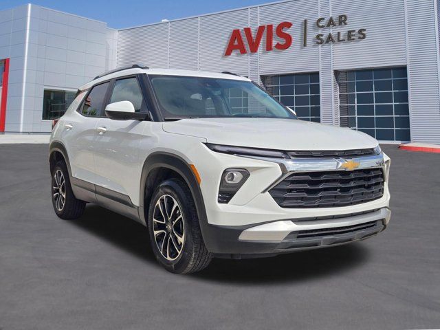 Thumbnail: 2025 Chevrolet TrailBlazer - 3
