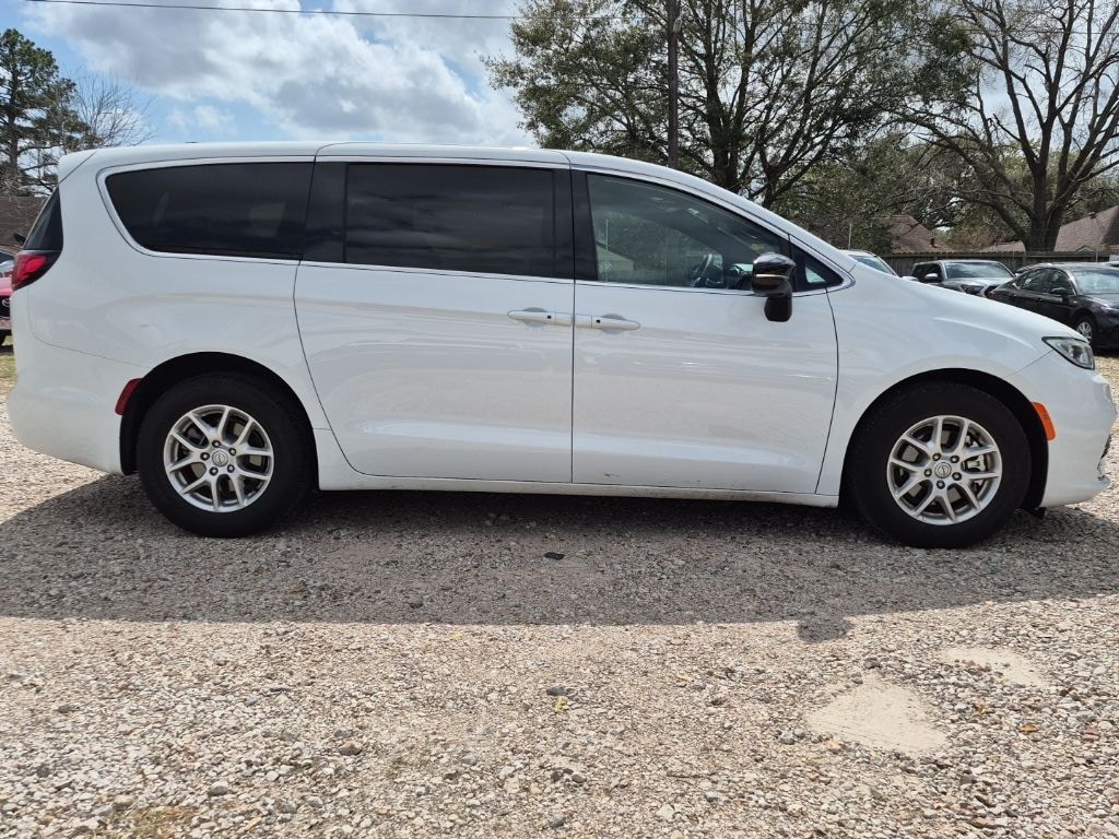 Certified 2025 Chrysler Pacifica Select Van Passenger Van