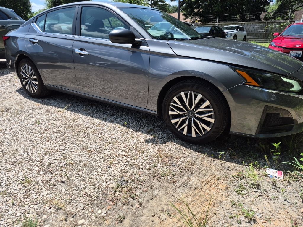 Thumbnail: 2025 Nissan Altima - 4