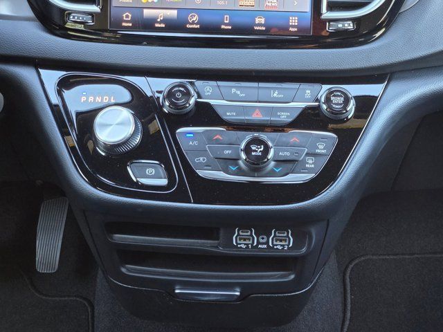 Thumbnail: 2025 Chrysler Pacifica - 17