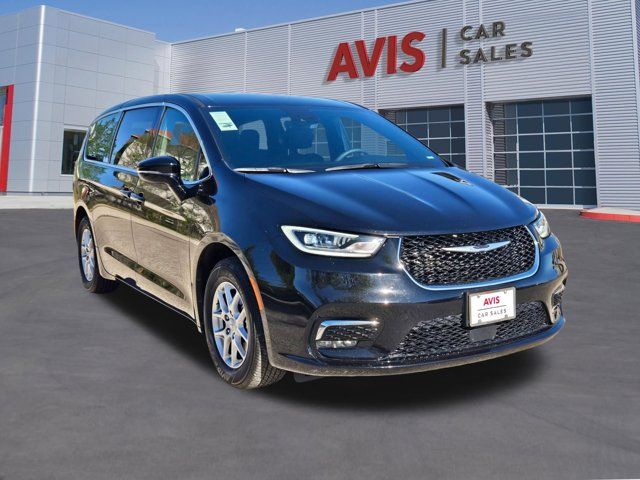 Thumbnail: 2025 Chrysler Pacifica - 3