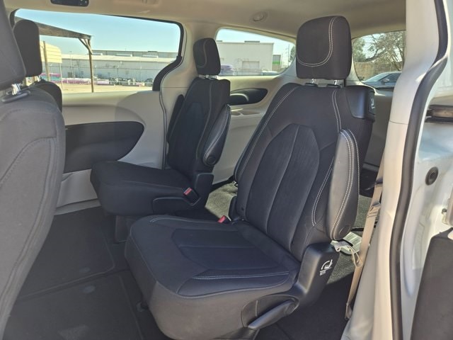 Thumbnail: 2023 Chrysler Voyager - 25