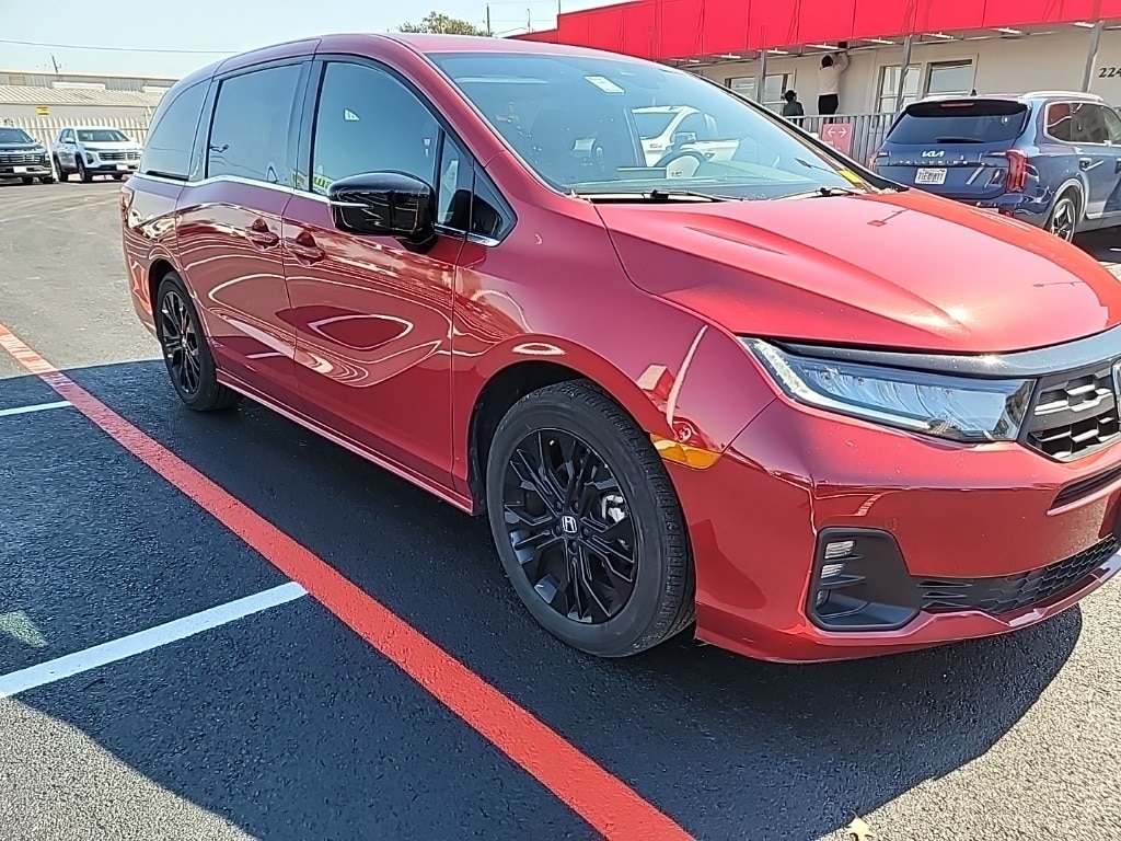 2025 Honda Odyssey - Image 3