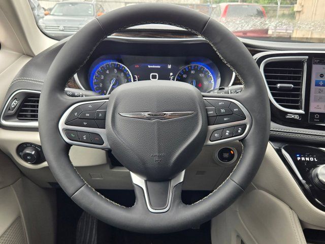 Thumbnail: 2024 Chrysler Pacifica - 23
