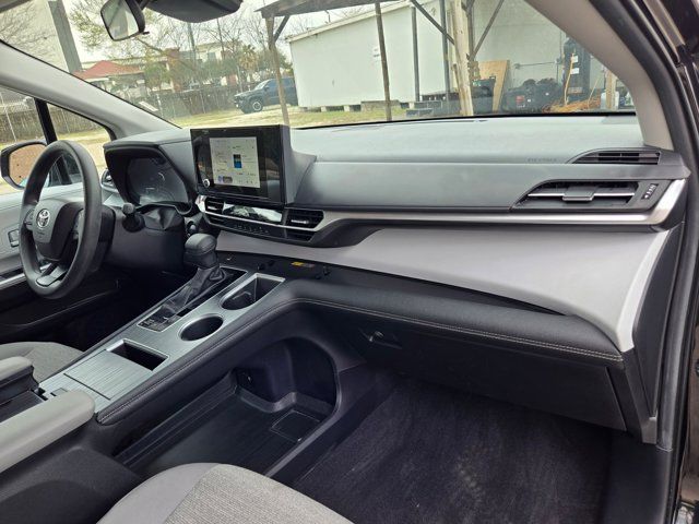 Thumbnail: 2025 Toyota Sienna - 30