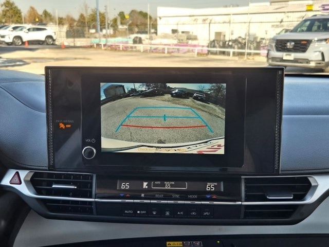 Thumbnail: 2025 Toyota Sienna - 19