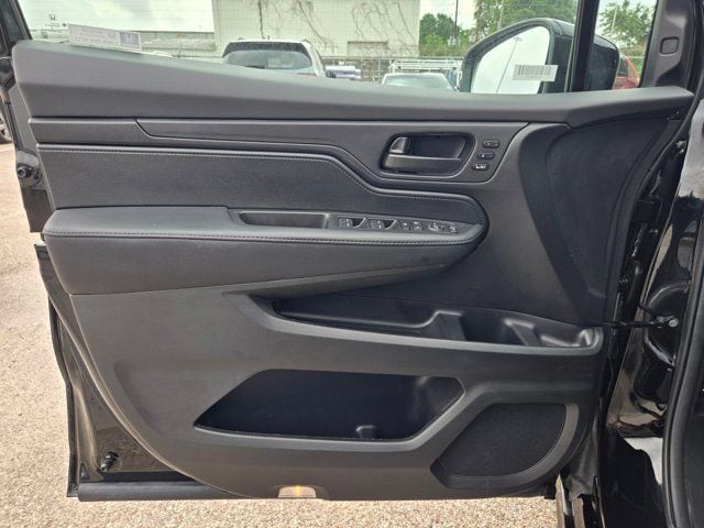 Thumbnail: 2025 Honda Odyssey - 13