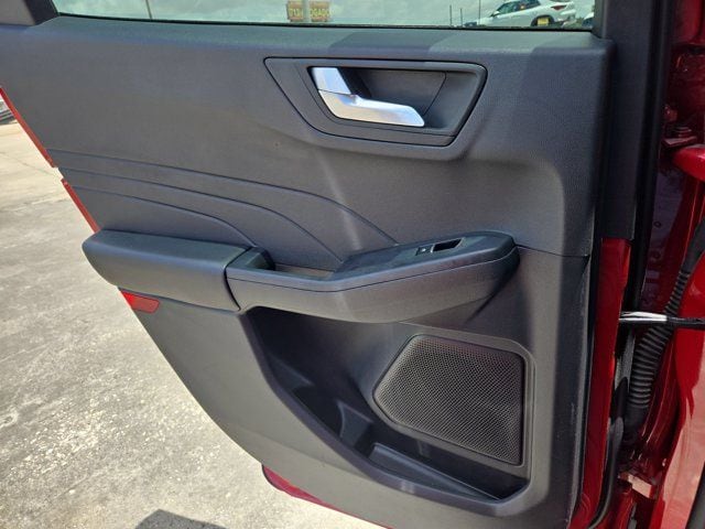 2025 Ford Escape ST-Line - Photo 26