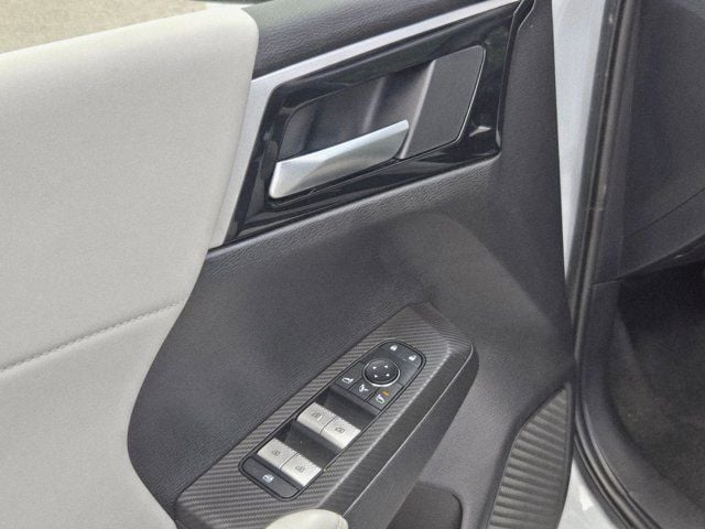 Thumbnail: 2025 Mitsubishi Outlander - 14