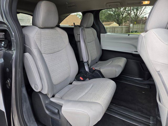 Thumbnail: 2025 Toyota Sienna - 25