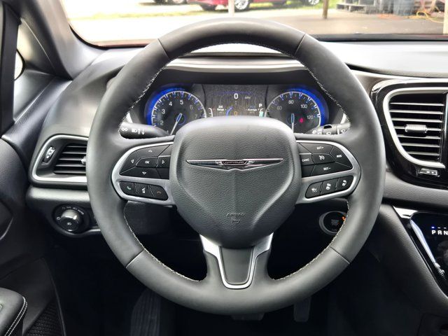 Thumbnail: 2025 Chrysler Pacifica - 22