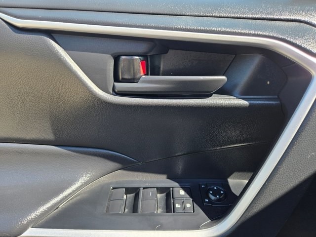 Thumbnail: 2025 Toyota RAV4 - 11