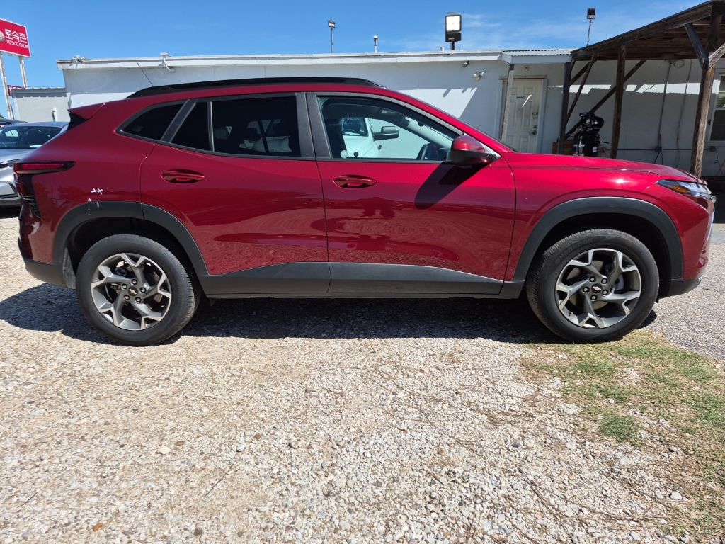 Thumbnail: 2025 Chevrolet Trax - 5