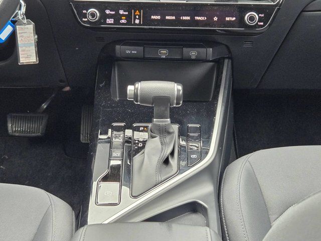 Thumbnail: 2025 Kia Niro - 17