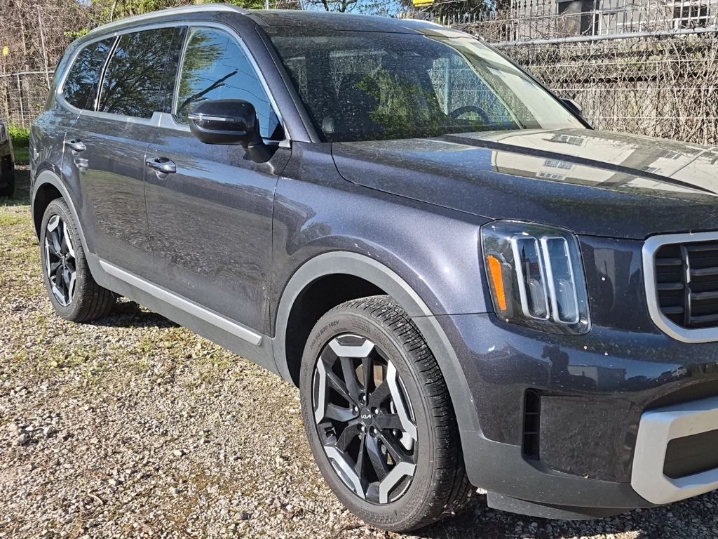 Certified 2025 Kia Telluride S SUV