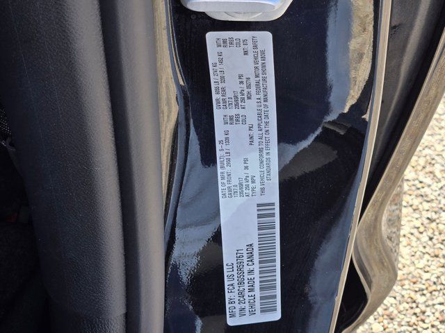 Thumbnail: 2025 Chrysler Pacifica - 33