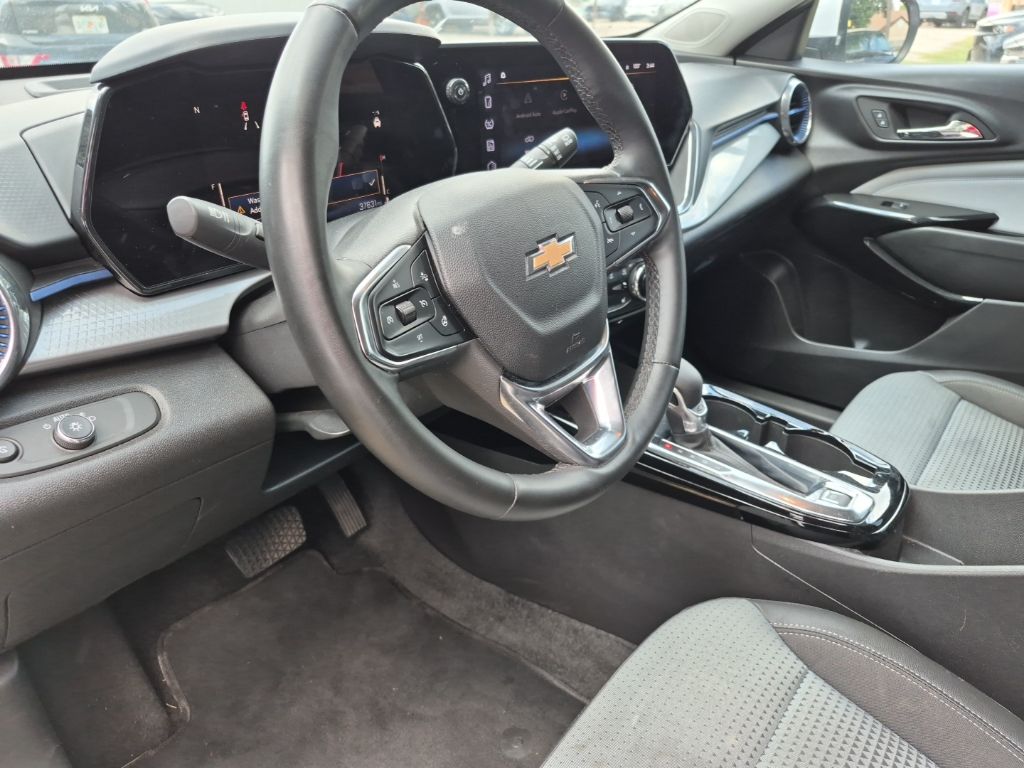 Thumbnail: 2025 Chevrolet Trax - 7