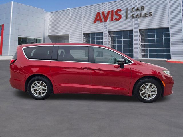 Thumbnail: 2025 Chrysler Pacifica - 5