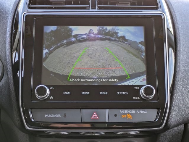 Thumbnail: 2024 Mitsubishi Outlander - 16